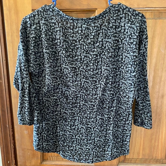3/4 sleeve gray and black top - Picture 2 of 2